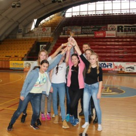 Reprezentacja G5 zajęła 3 miejsce w Miejskiej Gimnazjadzie w koszykówkę dziewcząt.